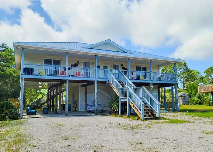 The Mermaid- Newly Refreshed Home, Steps To Shore, Dogs Ok Holiday home Gulf Shores