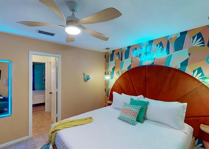The Mermaid- Newly Refreshed Home, Steps To Shore, Dogs Ok Holiday home Gulf Shores