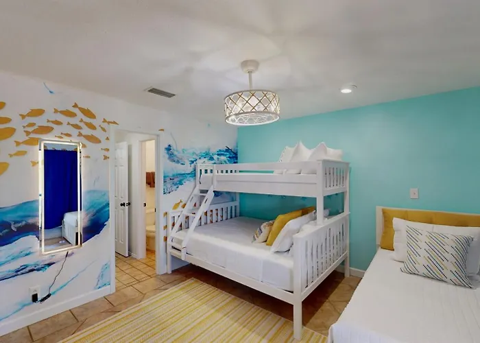 The Mermaid- Newly Refreshed Home, Steps To Shore, Dogs Ok Holiday home Gulf Shores