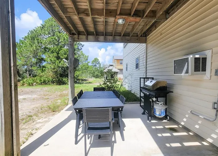 The Mermaid- Newly Refreshed Home, Steps To Shore, Dogs Ok Gulf Shores