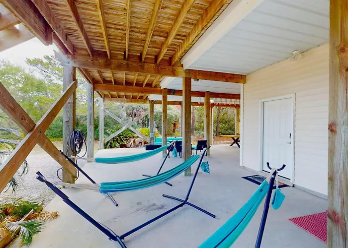 Holiday home The Mermaid- Newly Refreshed Home, Steps To Shore, Dogs Ok Gulf Shores