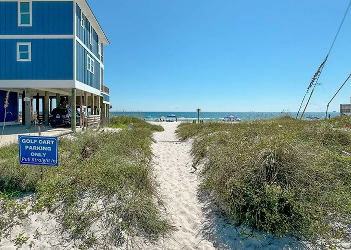 Holiday home The Mermaid- Newly Refreshed Home, Steps To Shore, Dogs Ok Gulf Shores