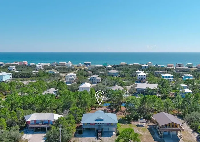 The Mermaid- Newly Refreshed Home, Steps To Shore, Dogs Ok Holiday home *